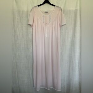 Vanity Fair Vintage Light Pink Lace-Trim Nightgown Slip Size S Flowy Romantic